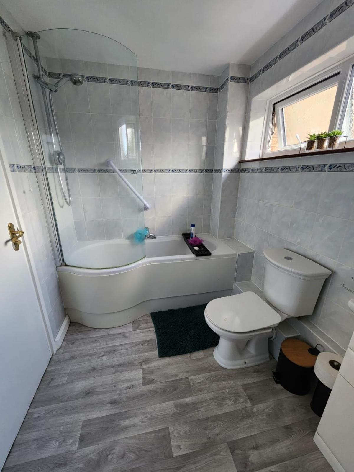Double Room In Crawley,Gatwick,West Sussex Ifield Zewnętrze zdjęcie